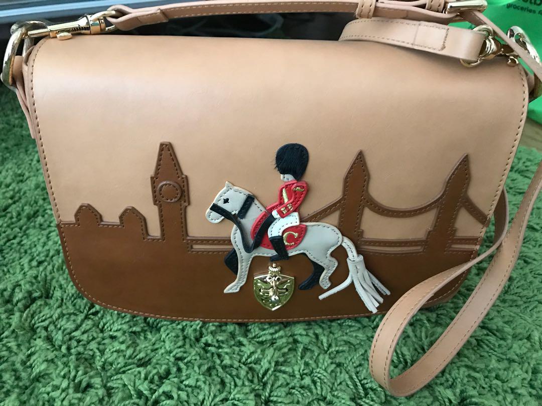 Cupcake sling bag top