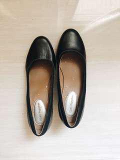 Hush Puppies Black Leather Shoes