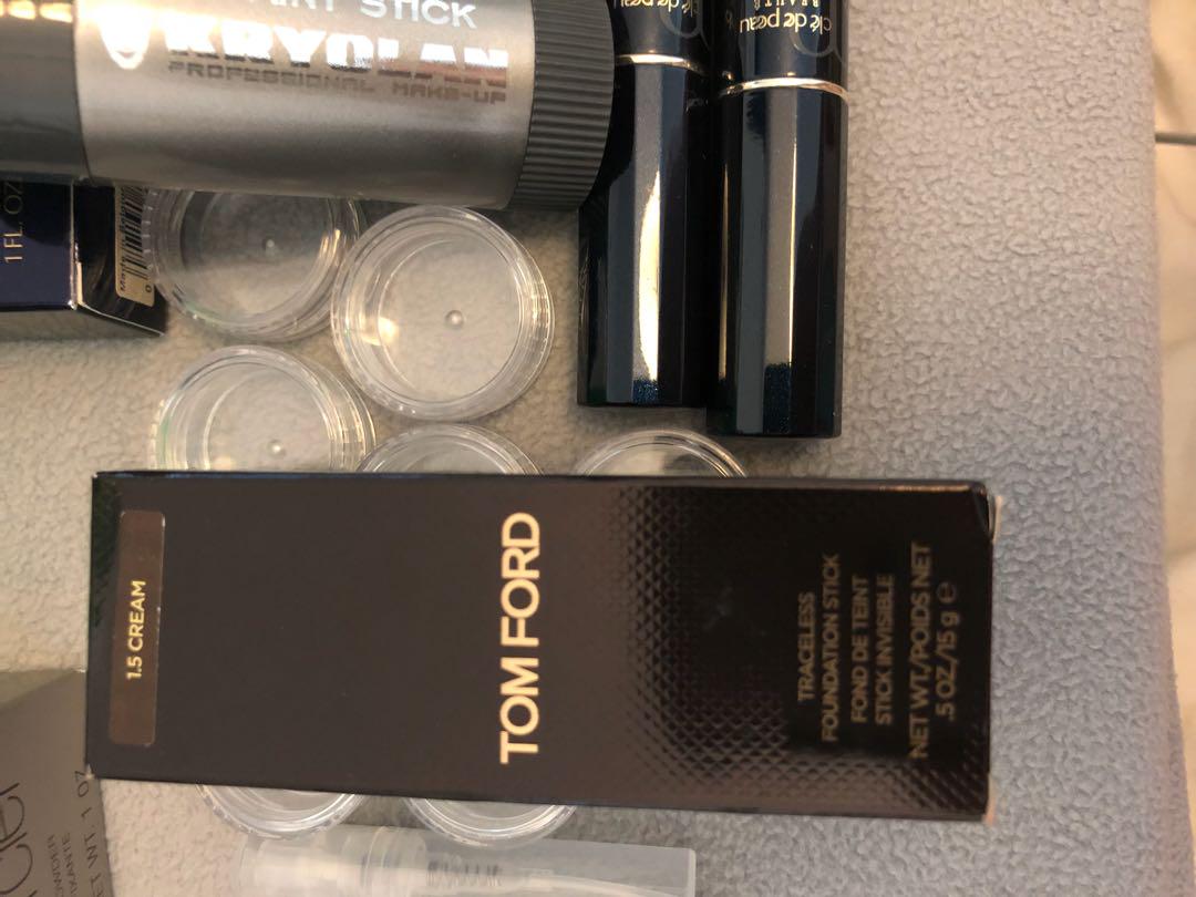 *AUTHENTIC* Tom Ford Stick Foundation 1ML Sample (Category: Makeup) located in Mandaluyong City. Submitted by allaboutthatbase (Listing ID 182966743, Image 2). Description: The traceless foundation stick by Tom Ford features a unique, hydrating cream formula designed to give your skin a smooth, flawless finish. Shade Available: Creme - NC15-20.