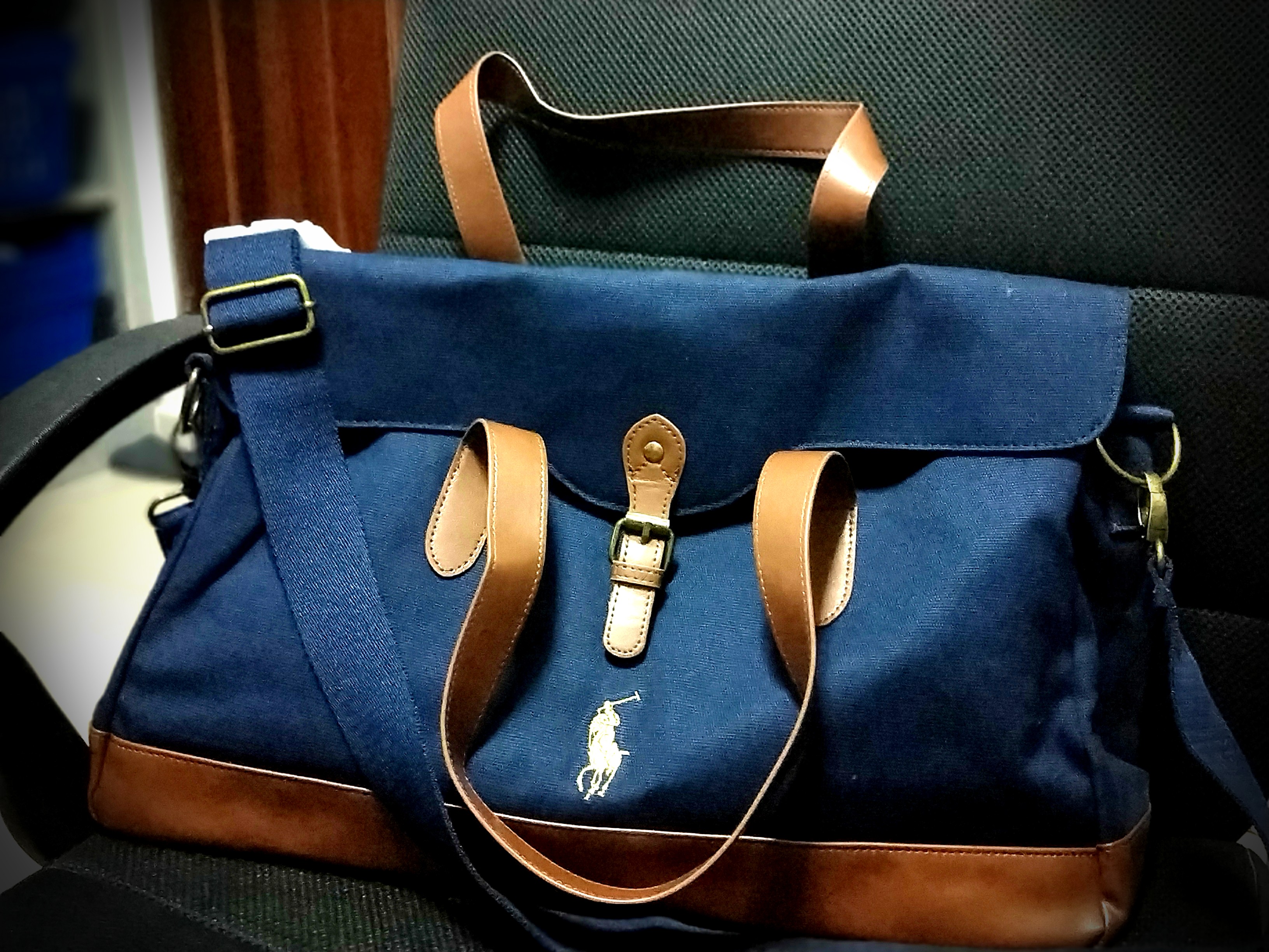 BNIB Ralph Lauren Messenger Bag, Women's Fashion, Bags & Wallets, Cross