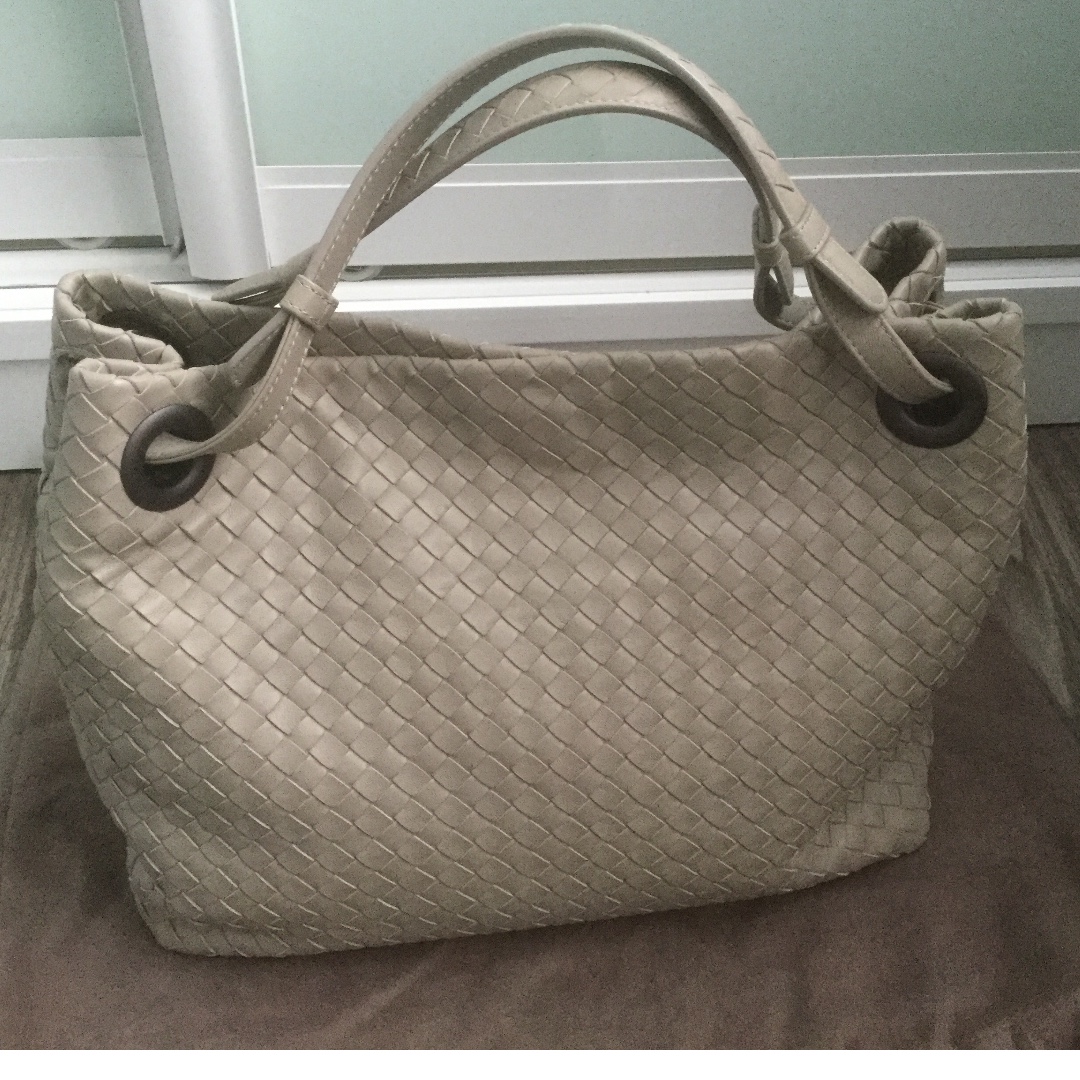 Bottega veneta medium garda bag sales