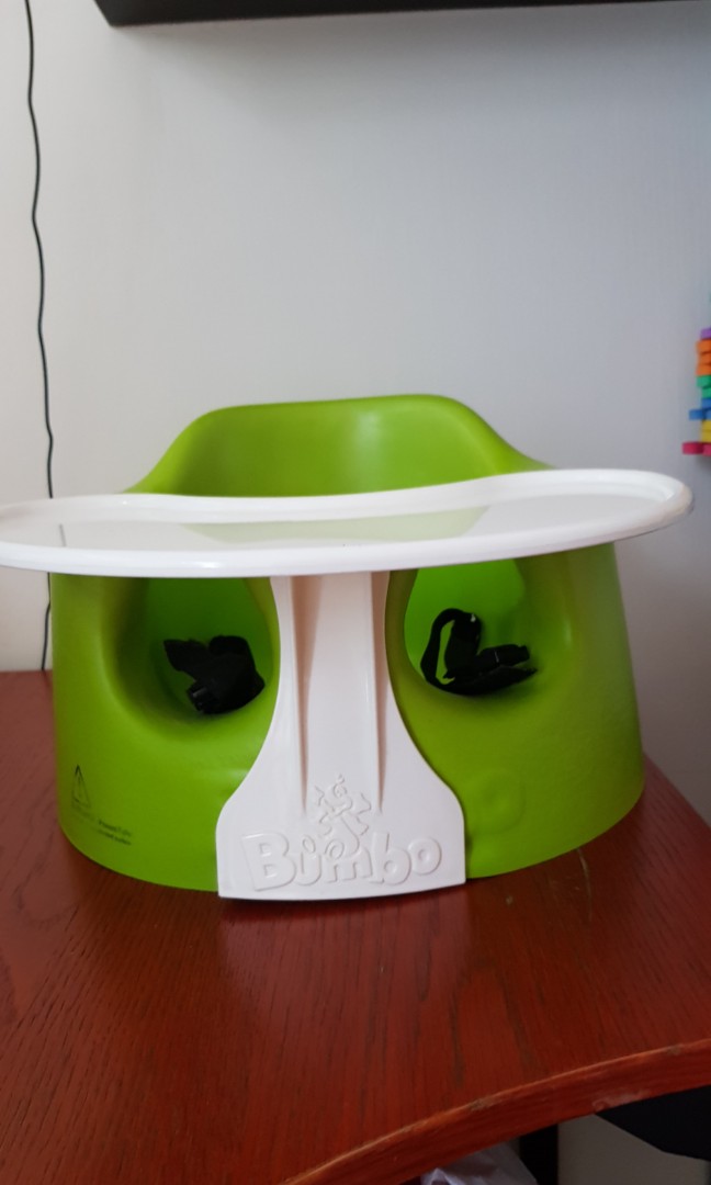 bumbo with tray and straps