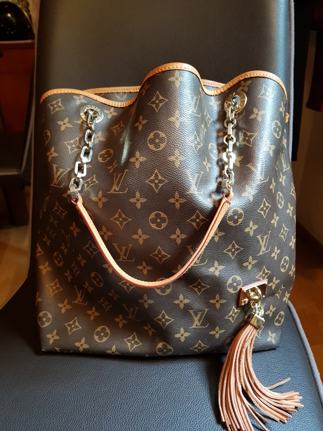 Lv Automne Hiver 2008 monogram Genuine leather, Women's Fashion, Bags &  Wallets, Purses & Pouches on Carousell