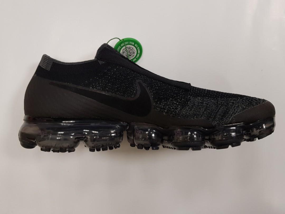 PRICE REDUCED NIKE AIR VAPORMAX SE LACELESS TRIPLE BLACK