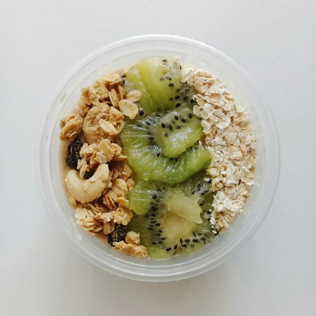 Smoothie Bowl Smoogi Yum Makanan Minuman Makanan Instan Di Carousell