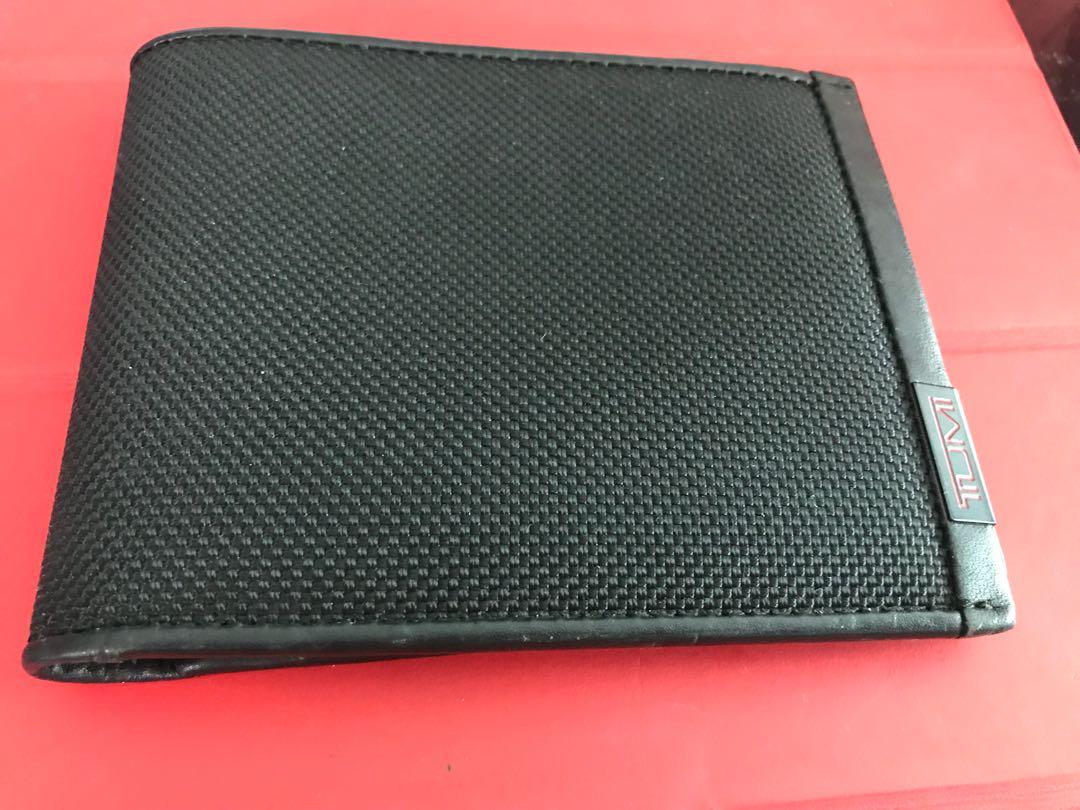 Tumi Men Wallet Men S Fashion Bags Wallets Wallets On Carousell