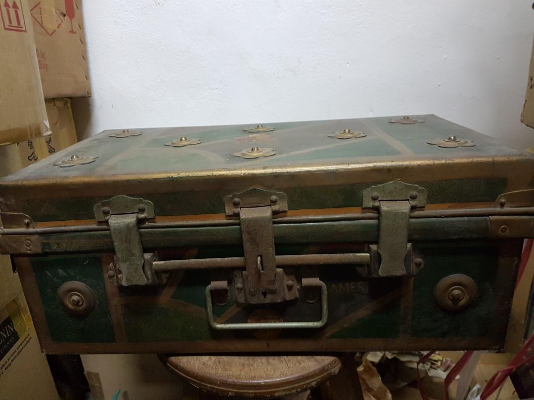 Vintage metal suitcase clearance