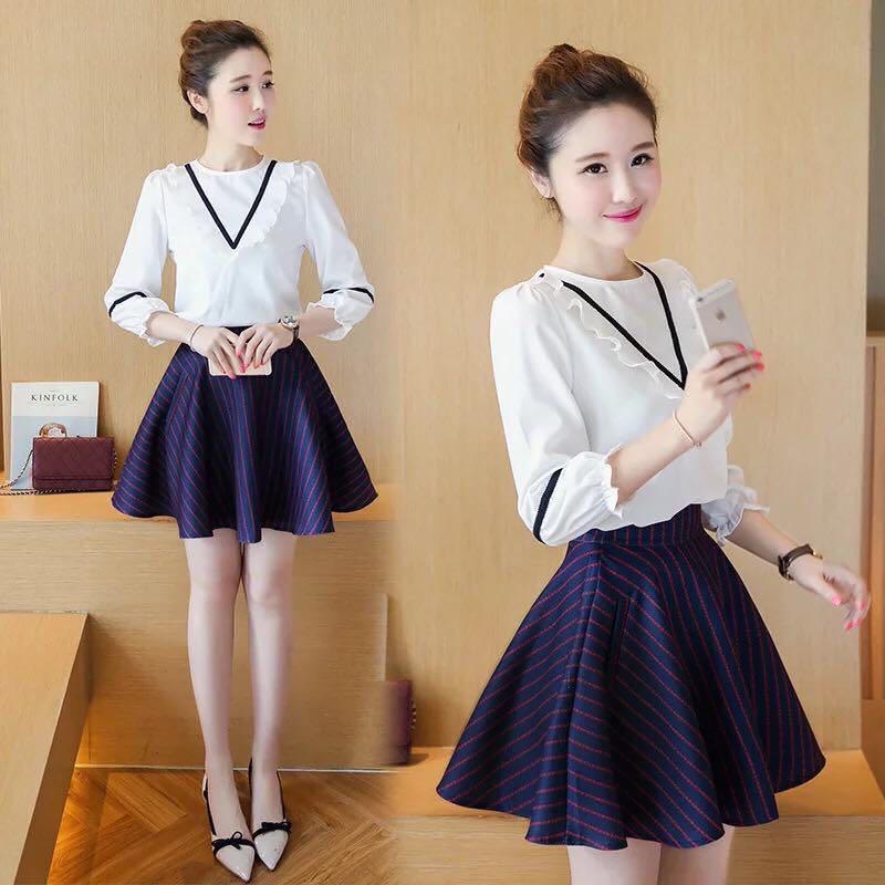 Long sleeves and skirt clearance