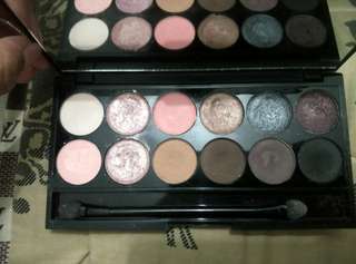 Eyeshadow sleek
