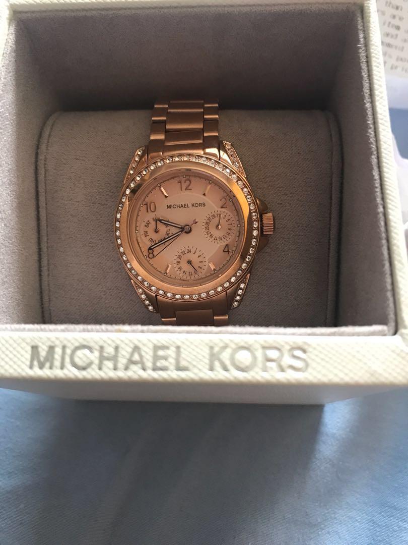 mk5613 watch price