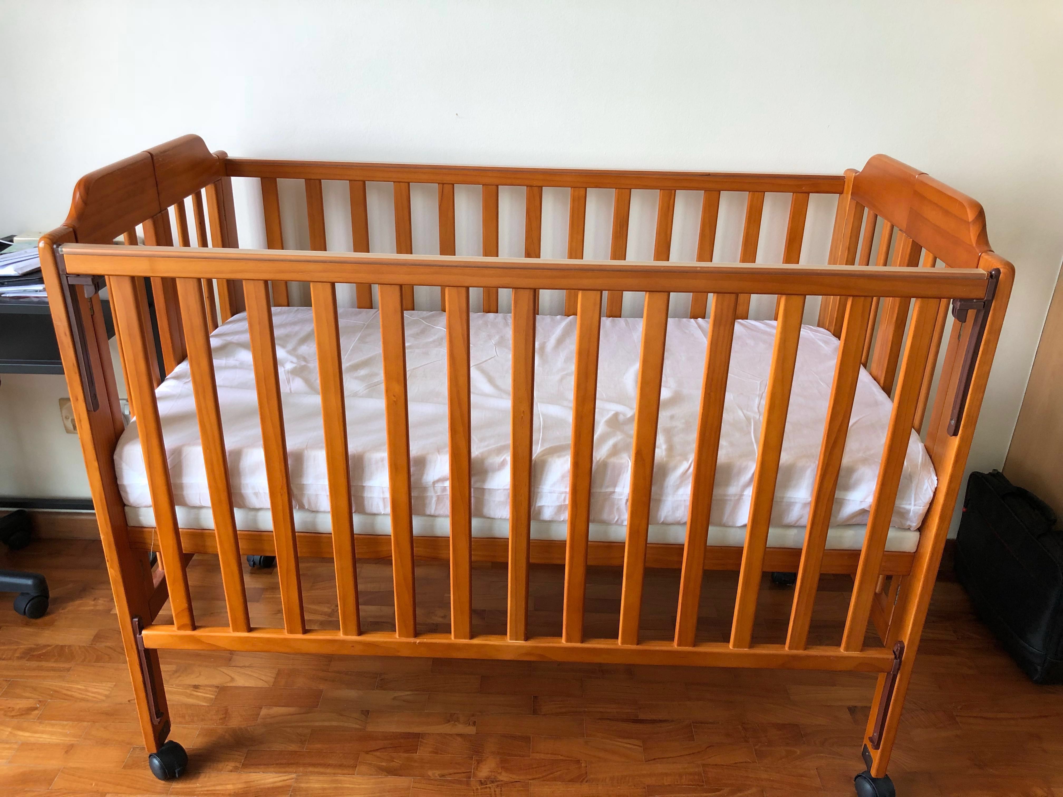 Baby shop one cot