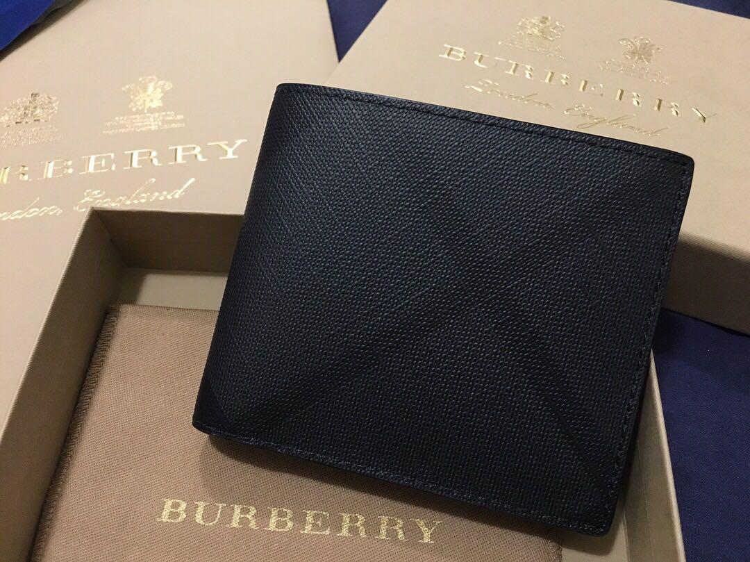 Burberry 短夾皮夾代購格紋, 他的時尚, 手錶及配件, 皮夾、卡片套在旋轉拍賣