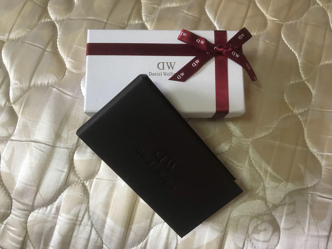 daniel wellington watch box