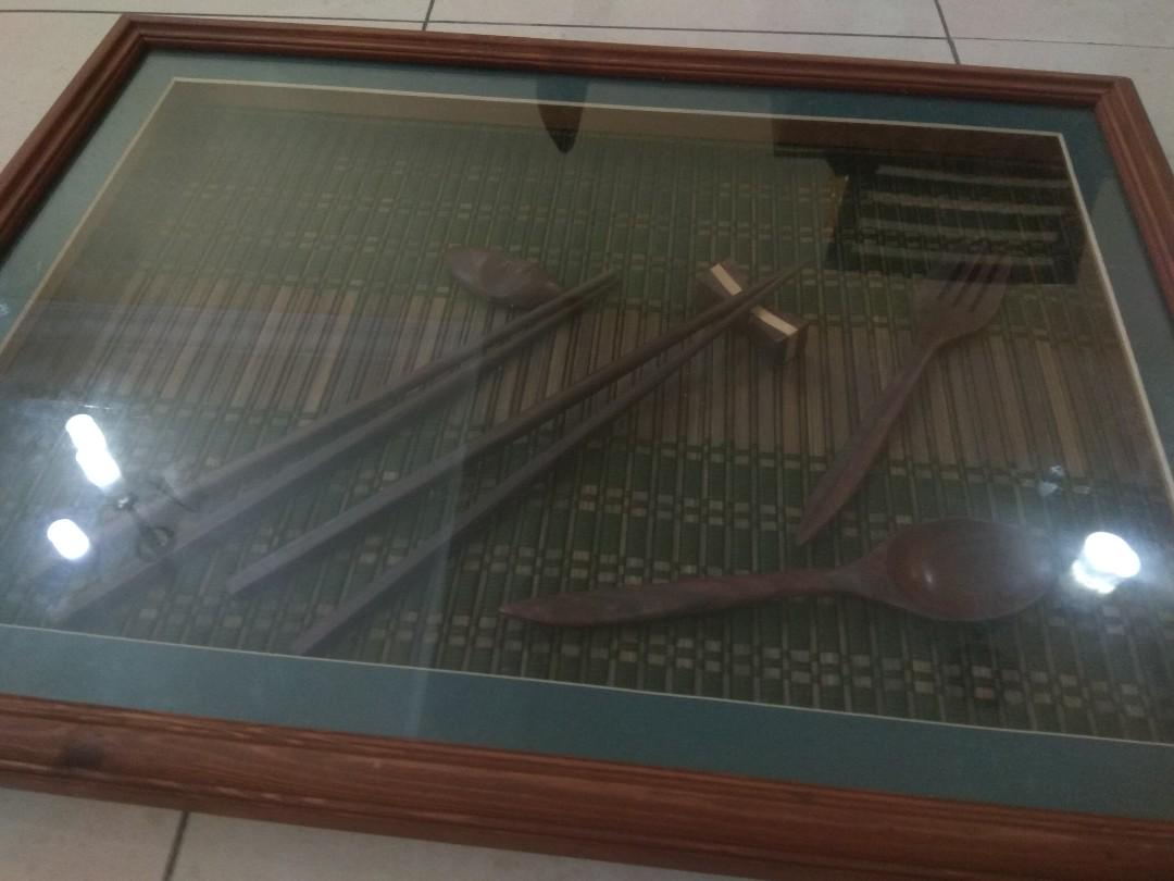 Dining artwork (Category: Vases & Decorative Bowls) located in Shah Alam. Submitted by porkyweng (Listing ID 183258849, Image 2). Description: Like new. Never hang before.