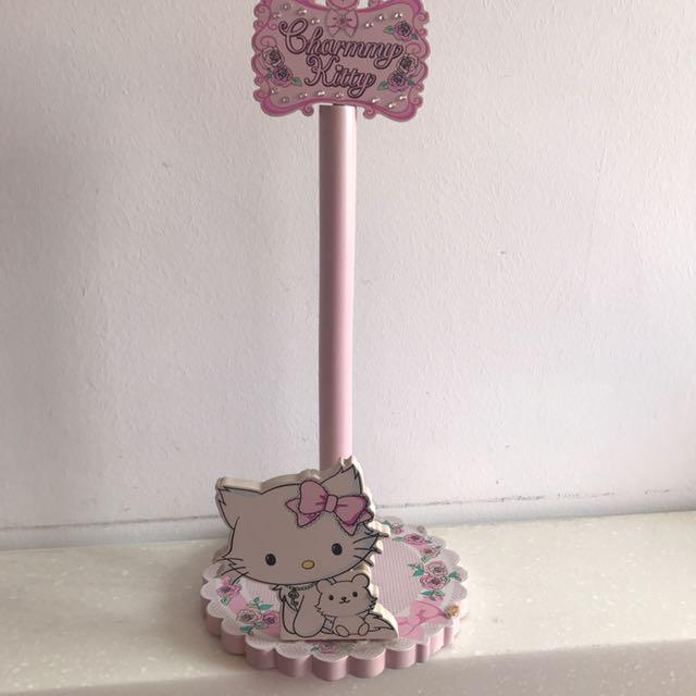 Hello kitty store paper towels