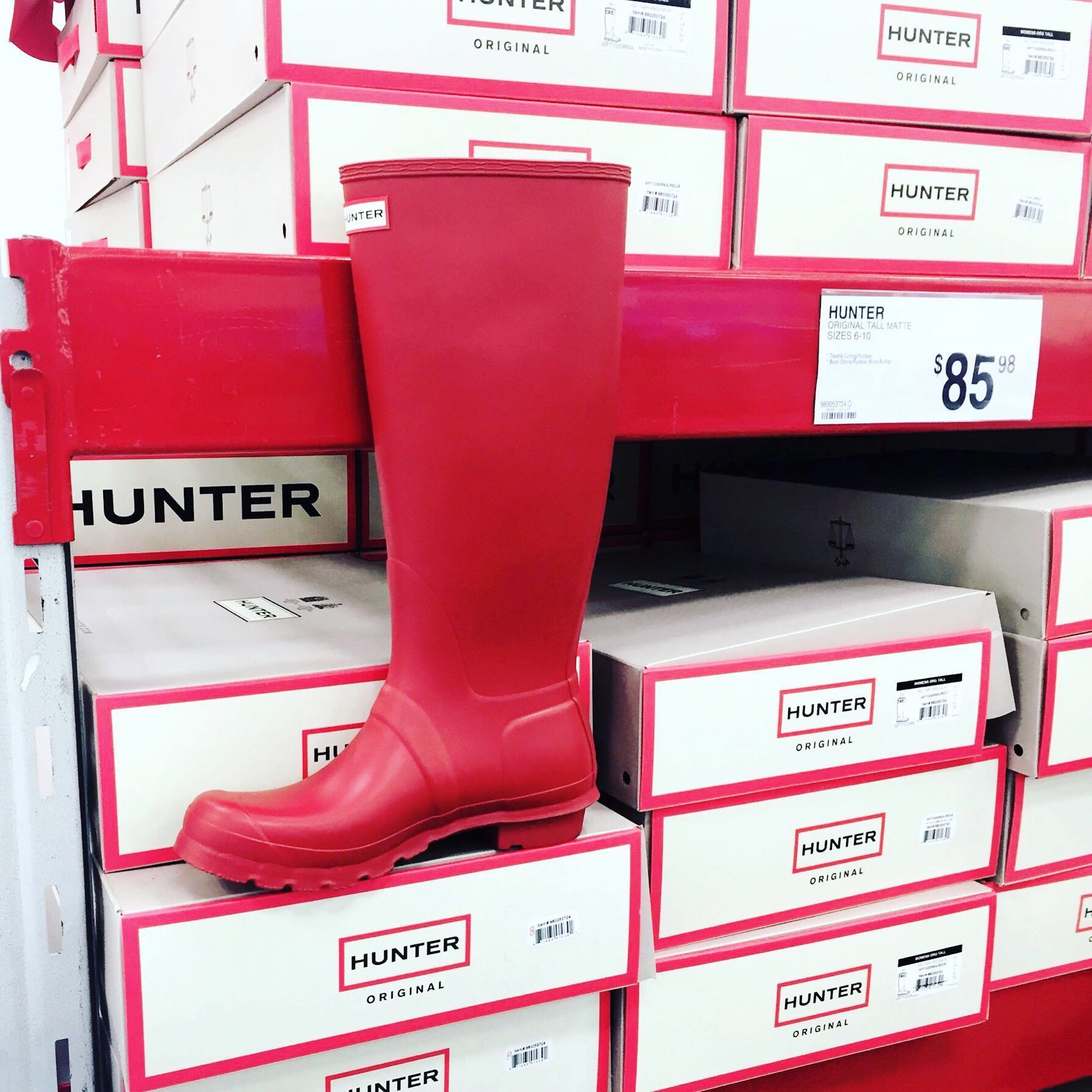 red rain boots hunter