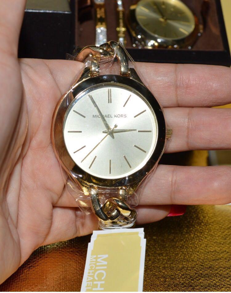 mk3222 watch price
