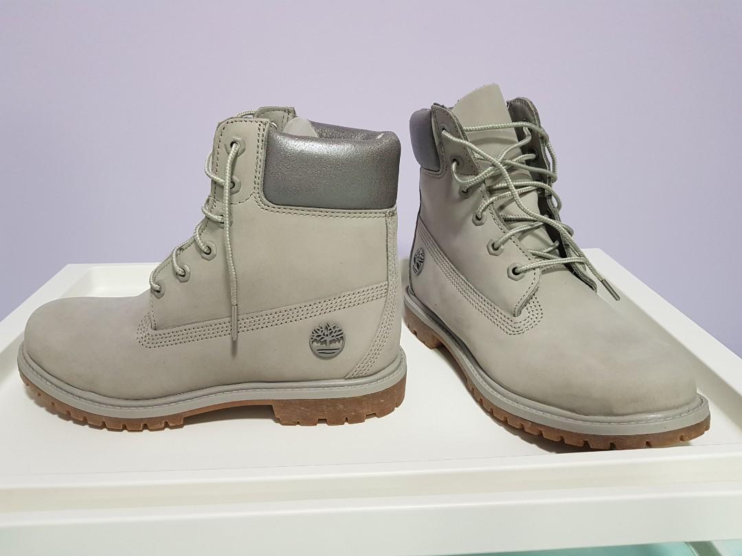 Metallic timberland top