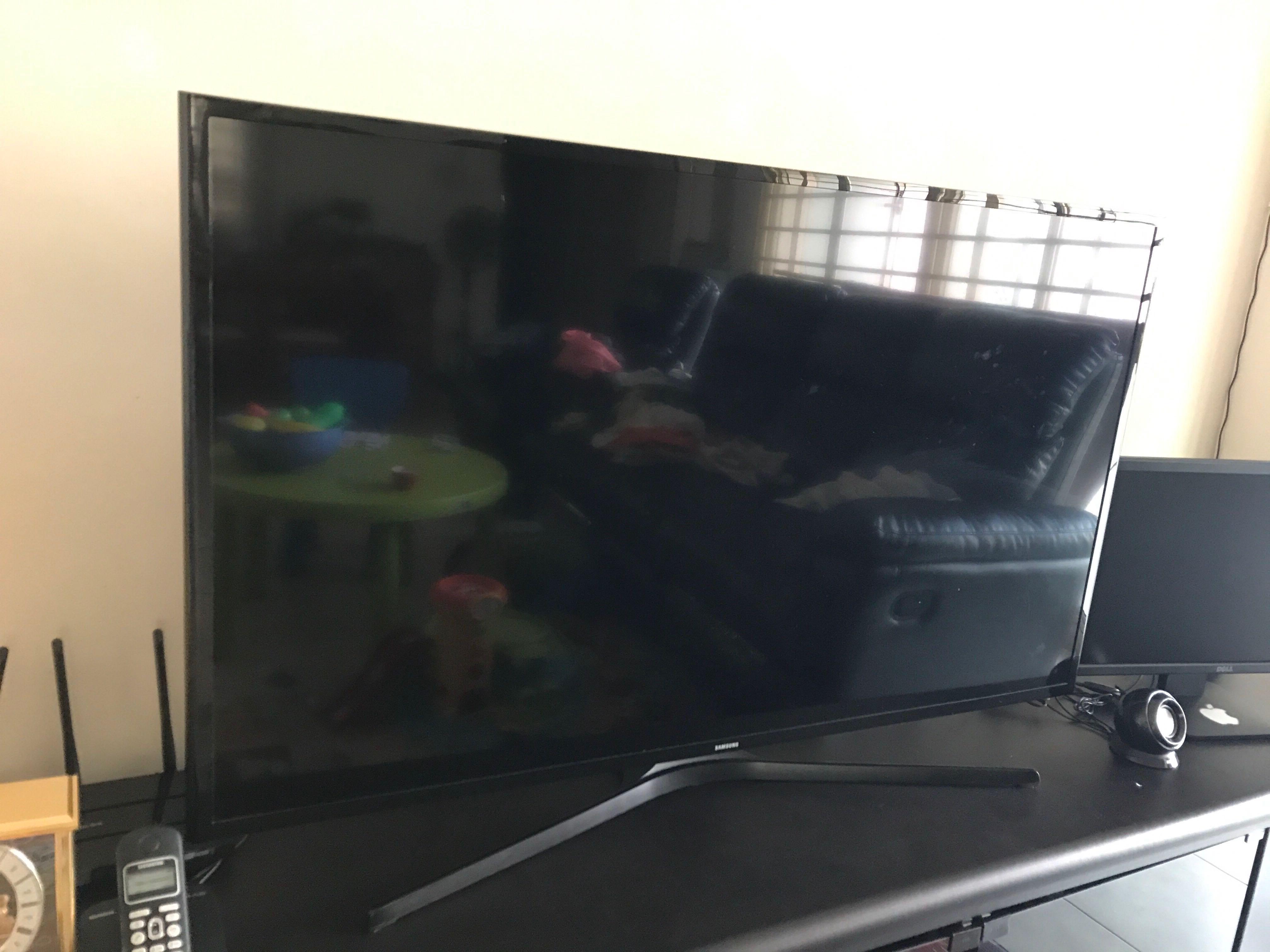 Samsung Led Tv 49 Inch Screen Problem With Remote Control In Working Condition Tv Home Appliances Tv Entertainment Tv Parts Accessories On Carousell