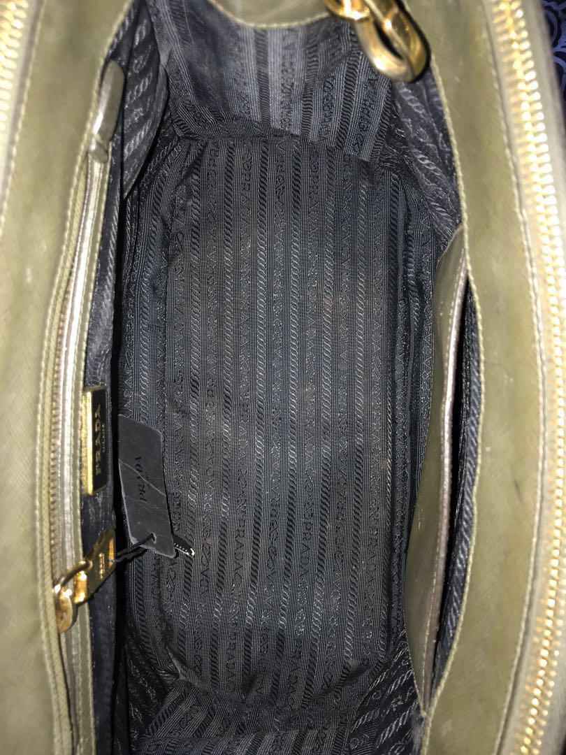 AUTHENTIC PRADA GALLERIA SAFFIANO LEATHER TOTE 120,000 in PRADA