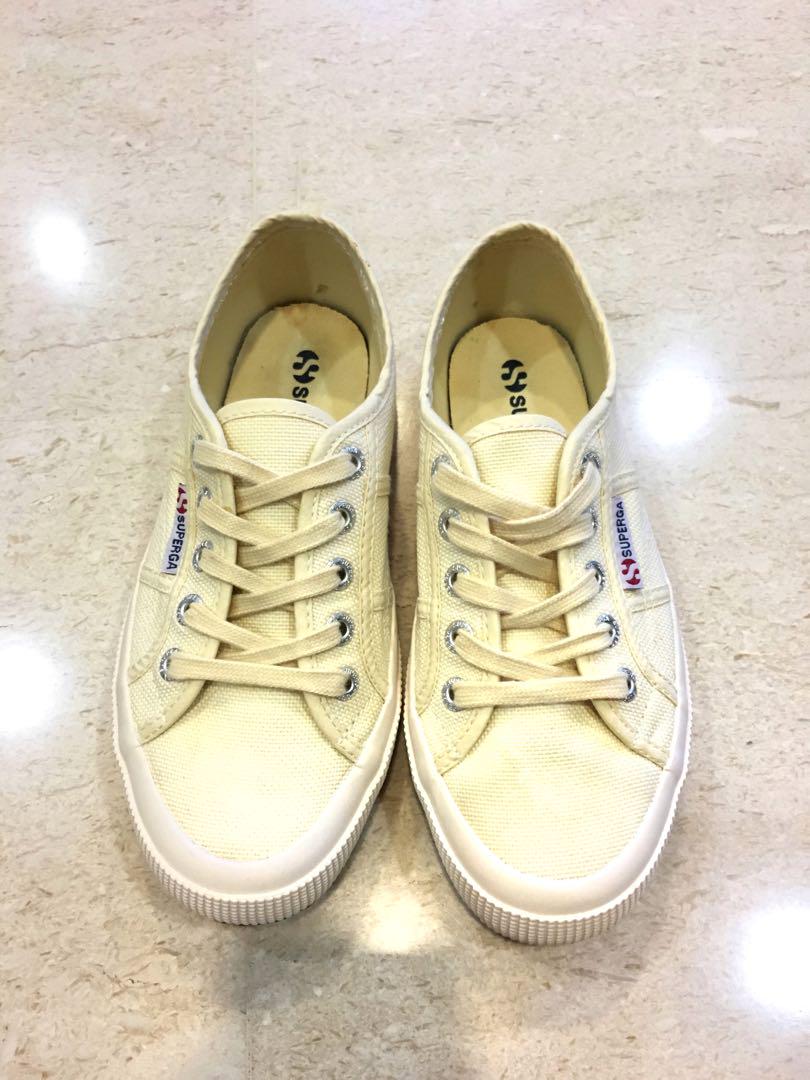 superga pale yellow