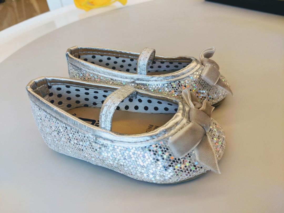 Girl pumps store