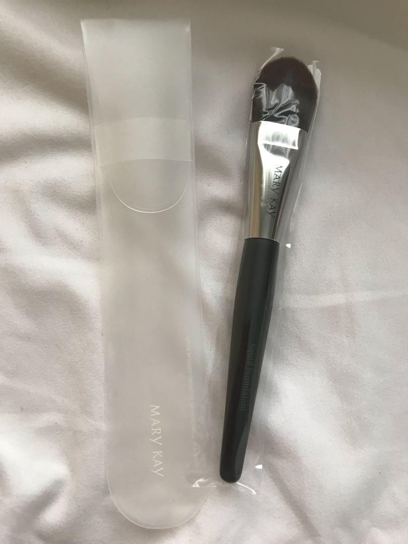 mary kay liquid foundation brush