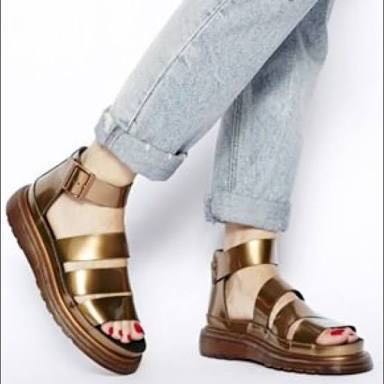 clarissa doc martens