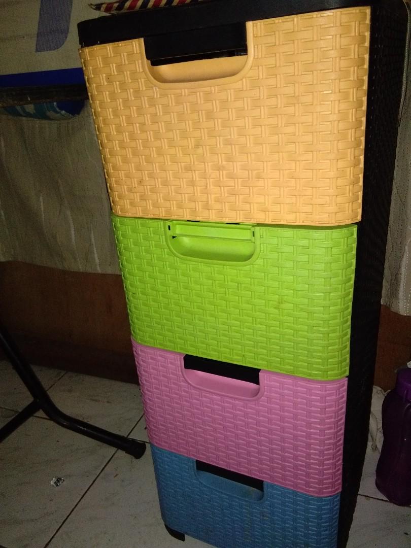 Lemari plastik 4 susun warna warni, Perabotan Rumah di Carousell