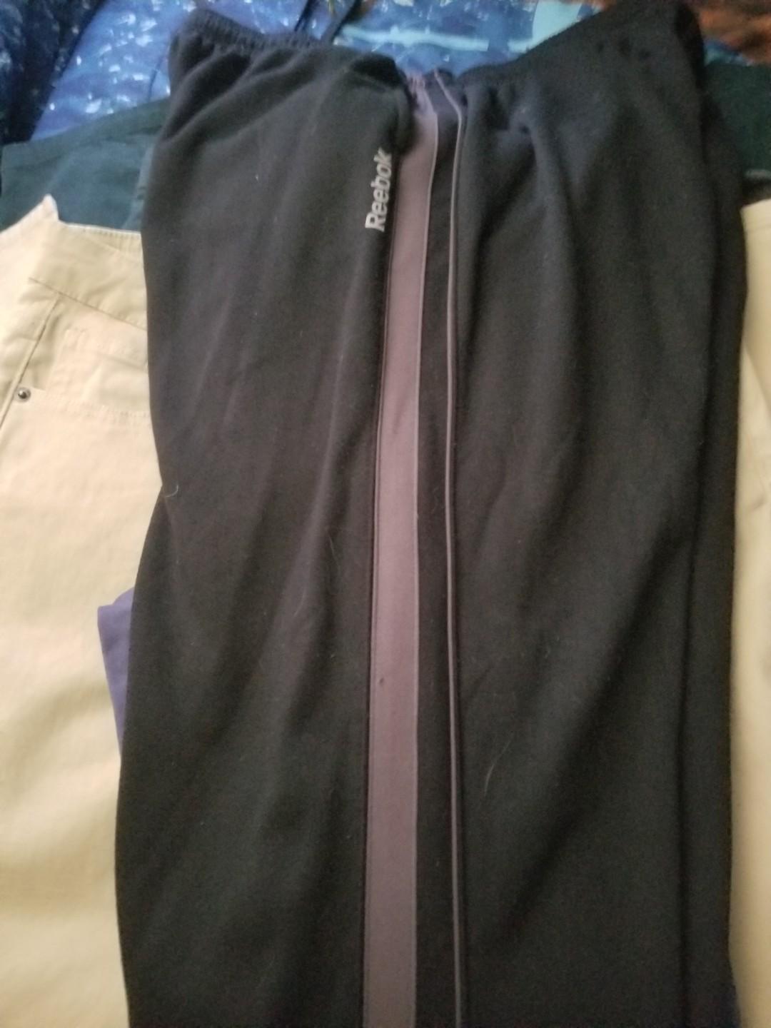 Reebok black sweatpants size XXL Men s Fashion on Carousell