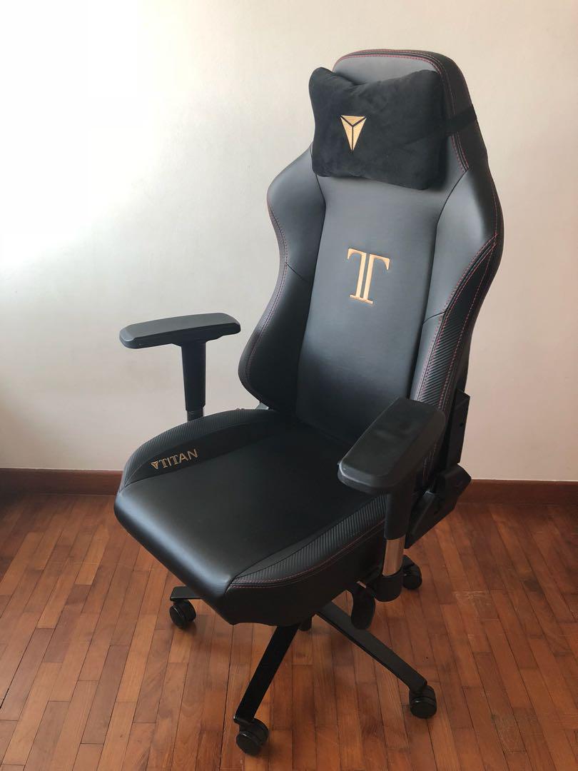 Secret Lab Titan Gaming Chair, Furniture & Home Living, Furniture