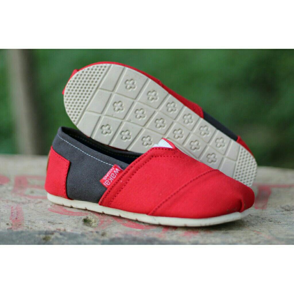 Sepatu Wakai Anak Merah Abu Grade Ori Size 20 35 Fesyen Wanita Sepatu Di Carousell