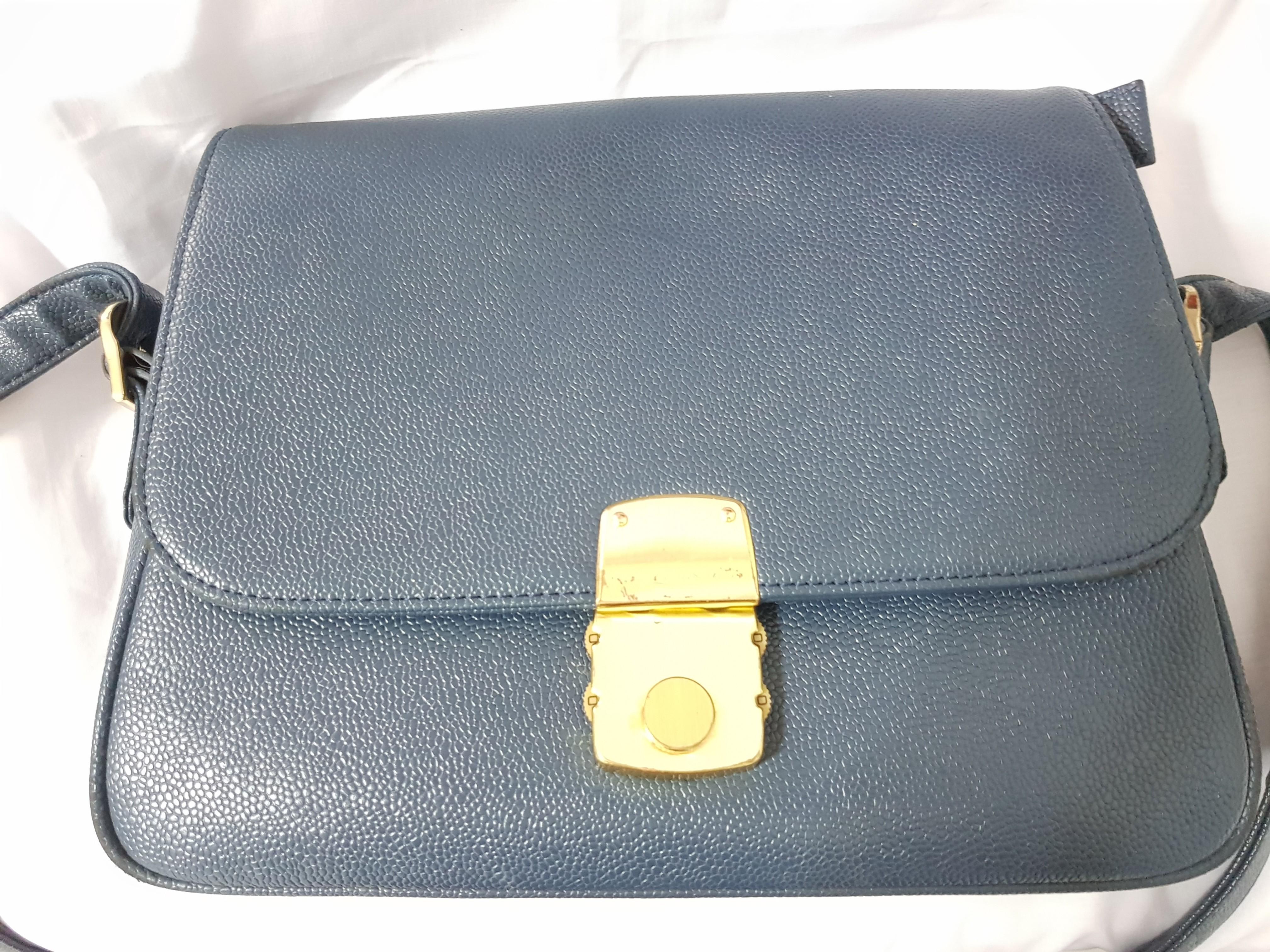 sia stewardess sling bag