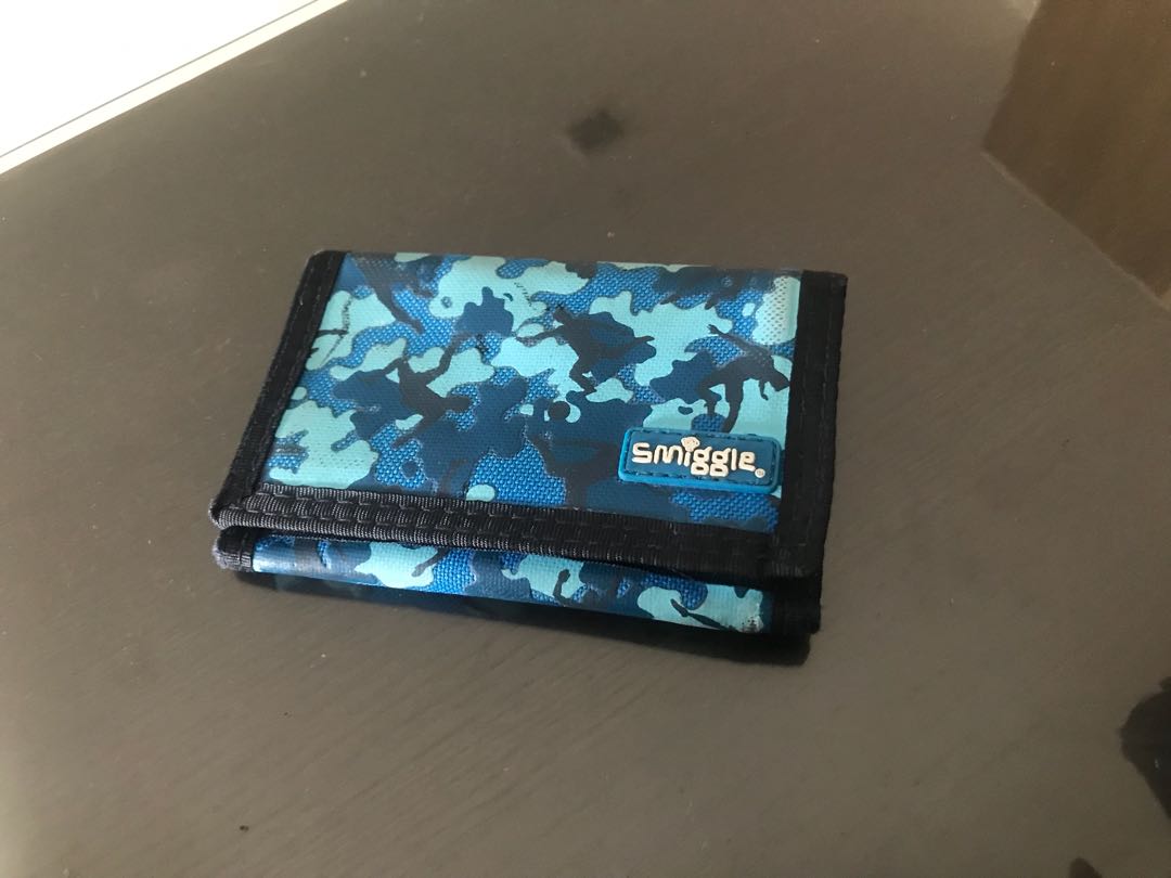 smiggle wallet boy
