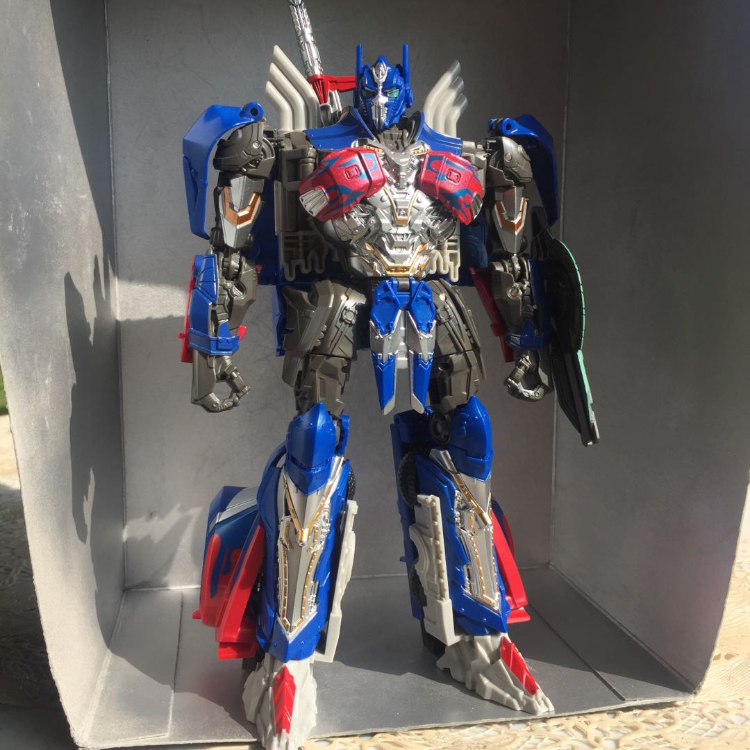 transformers the last knight voyager class optimus prime