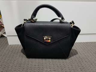 (Category: ) located in . Submitted by velanne (Listing ID 183618640, Image 1). Description: .