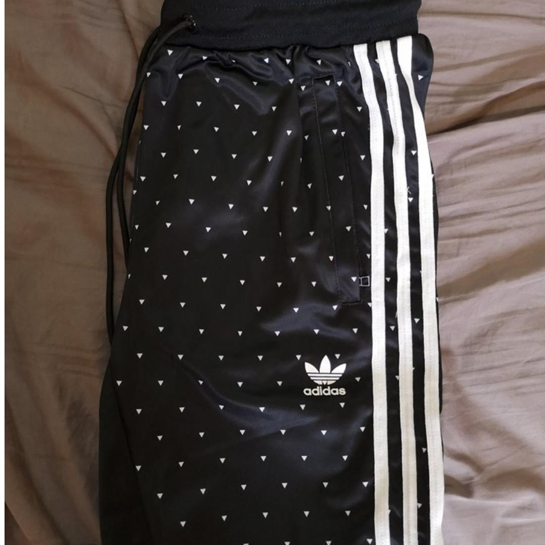 Adidas pharrell williams carrot pants store