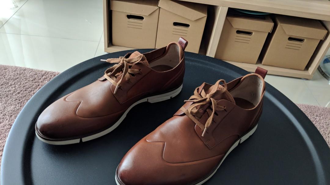 Clarks store trigen wing
