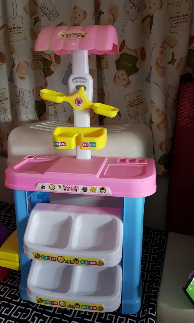 ice cream parlour toy set