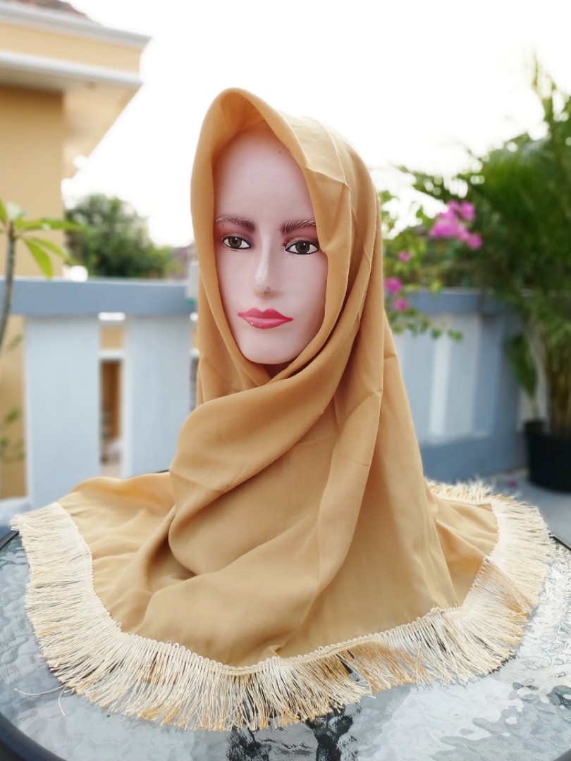 Jilbab Segiempat Gold Rumbai Womens Fashion Muslim Fashion On