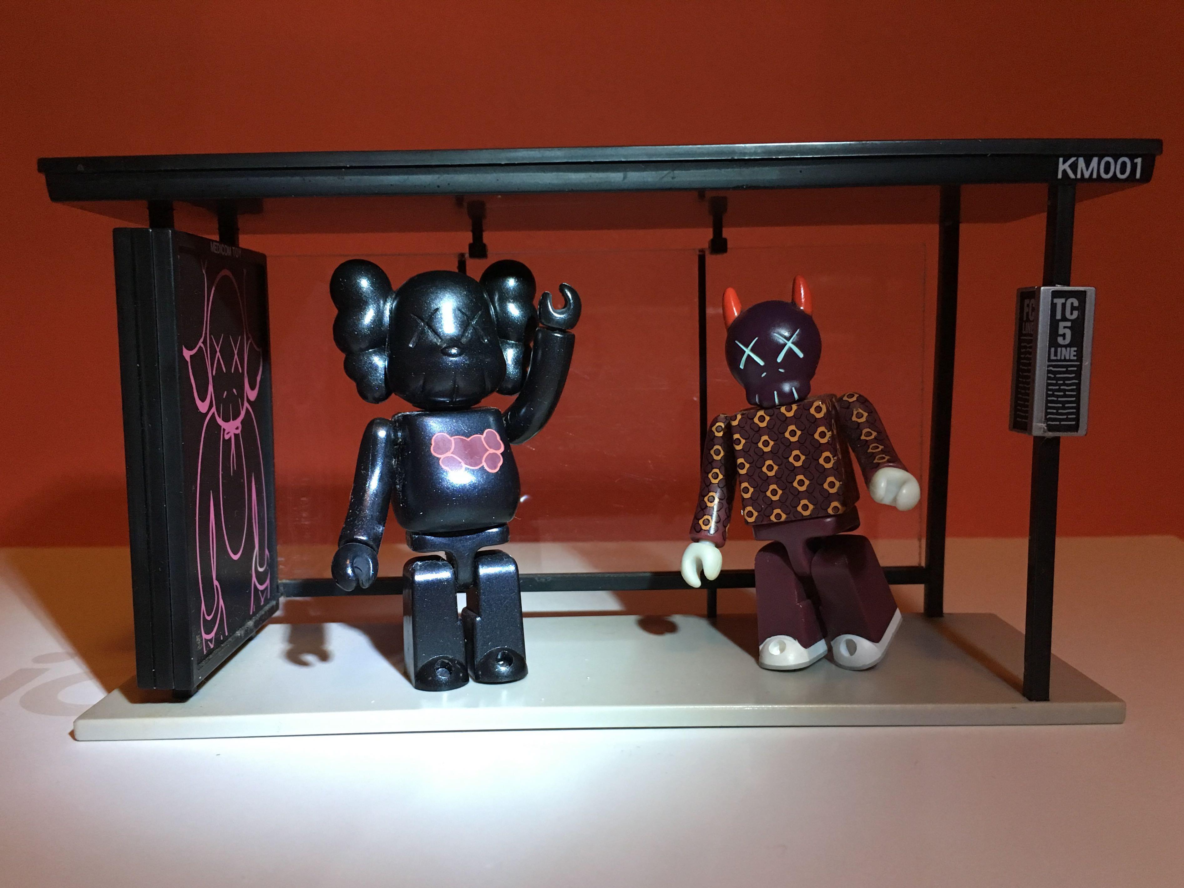 通販限定品 未開封 KAWS Kubrick 100% / Bus Stop 1 | netcetera.com.br