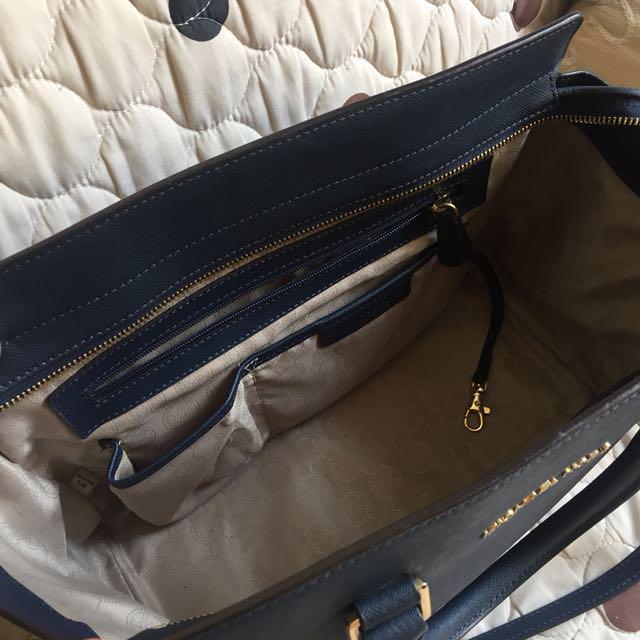 michael kors selma large dimensions