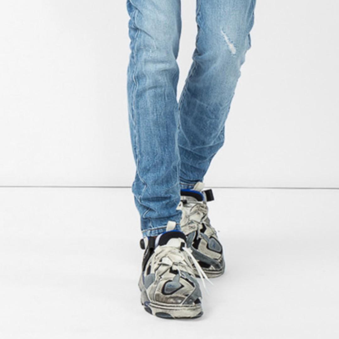 Genetically modified pump sneakers vetements x reebok store