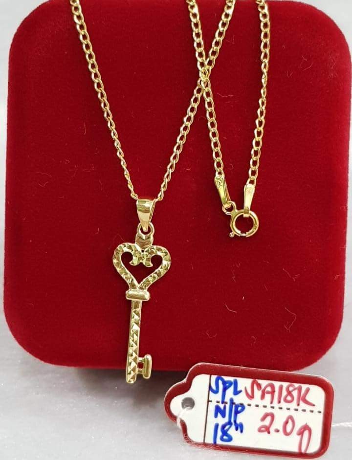 18k saudi Gold Necklace with key 