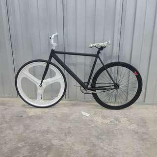[NEW] Black White Theme With White Navigate Trispoke Single Speed Road Bike
