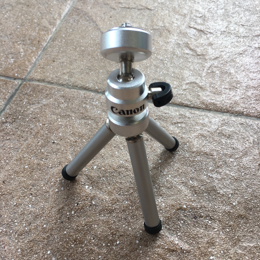 canon camera mini tripod