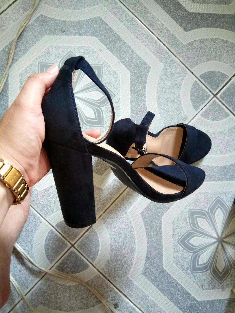 Parisian high heels store