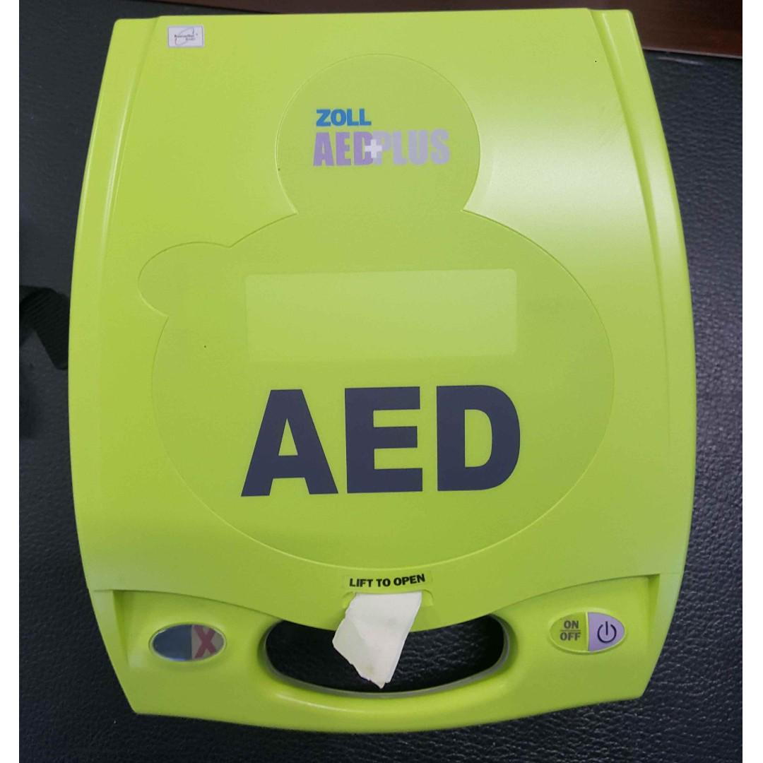 Defibrillators Zoll Medical AED Plus Defib with soft carrying case