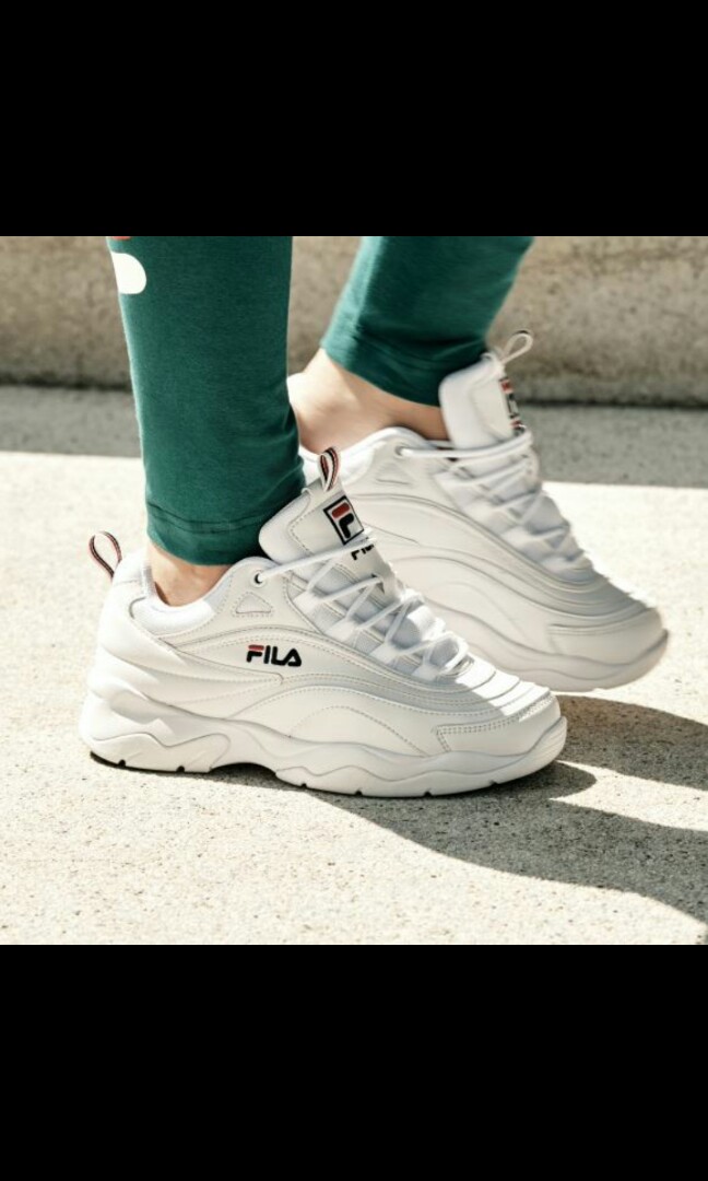 fila disruptor 2 script distressed