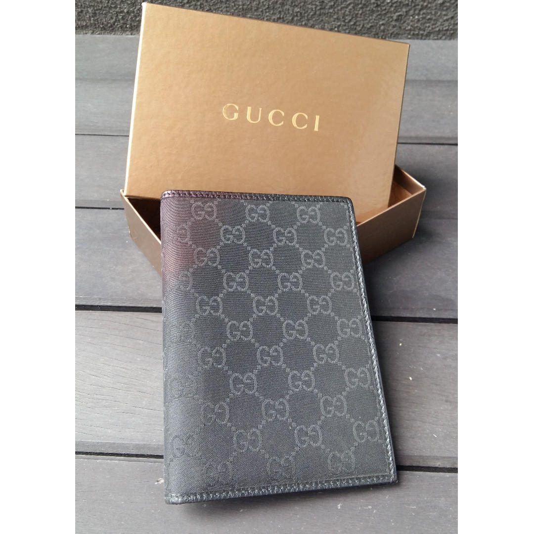 Gucci Passport Holder, Women's Bags Wallets on Carousell